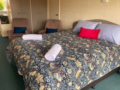 Lodge Standard Queen Room